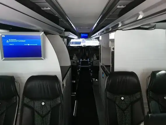 VIP-Bus (50 Sitze) photo 3